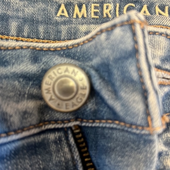 Size 8 American Eagle skinny jeans. Next Level Stretch. - Picture 3 of 6